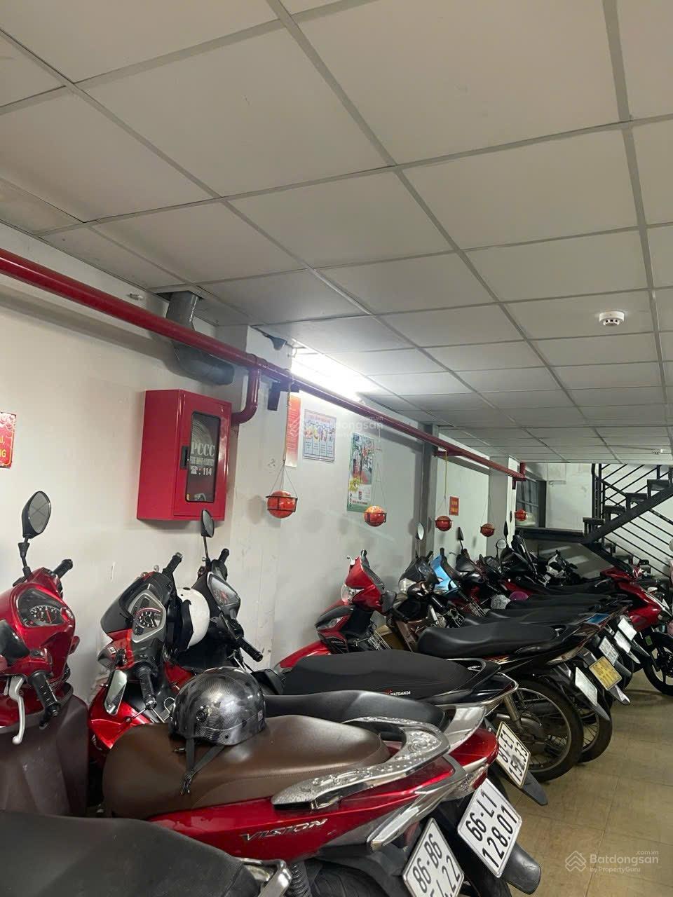 Bán gấp CHDV hẻm VIP ngay Phan Đăng Lưu, P3, Bình Thạnh 4,2x30m 6 tầng 32 phòng giá chỉ 17,8 tỷ TL