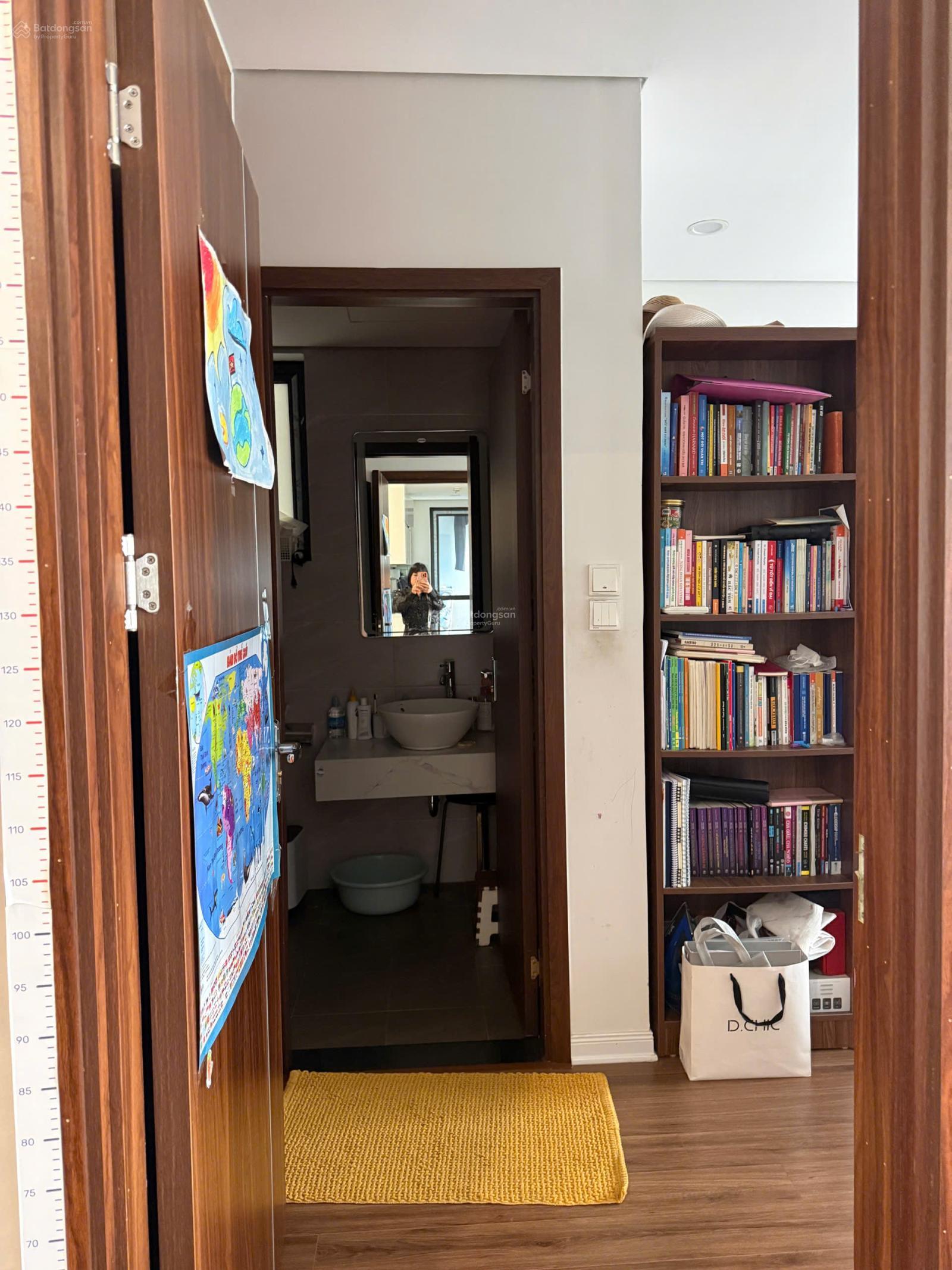 Bán căn chung cư Bình Minh Garden tầng đẹp.
DT 95m2, 3PN giá tốt, bao sang tên