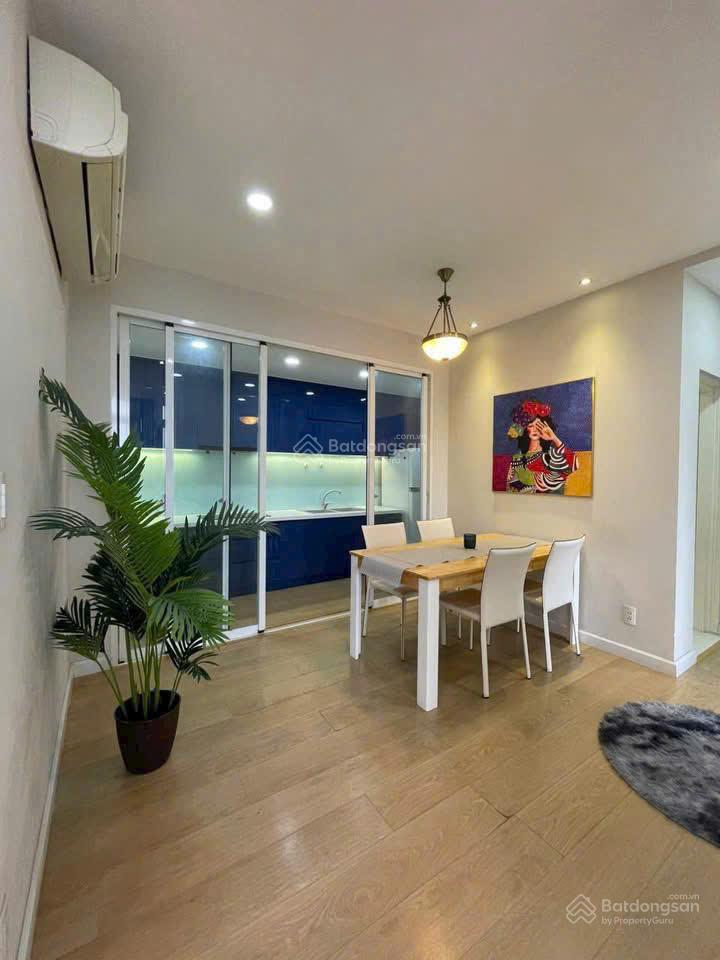 Bán căn hộ Star Hill Quận 7. 95m2 3PN 2WC, có ô xe. Giá 9,8 tỷ Bán căn hộ Star Hill Quận 7. 95m2 3PN 2WC, có ô xe. Giá 9,8 tỷ