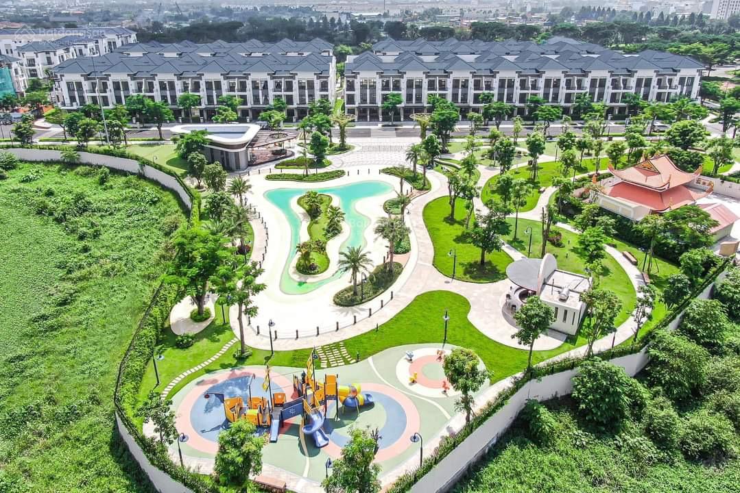 Bán nhà phố Verosa Park. Liên hệ Tấn Giàu 0909 121 ***