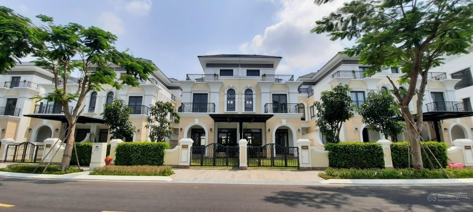 Bán nhà phố Verosa Park. Liên hệ Tấn Giàu 0909 121 ***