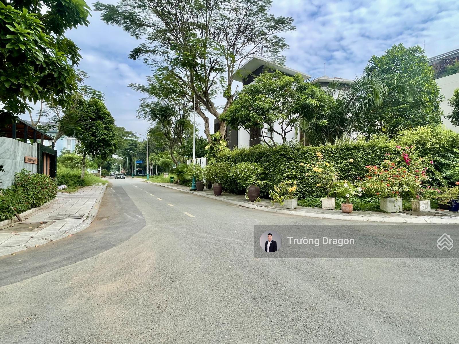 Bán lô góc 305m² mặt tiền đường 20m Vũ Phương Đề, giá 185 triệu/m2 KDC Thủ Thiêm Villa, Quận 2