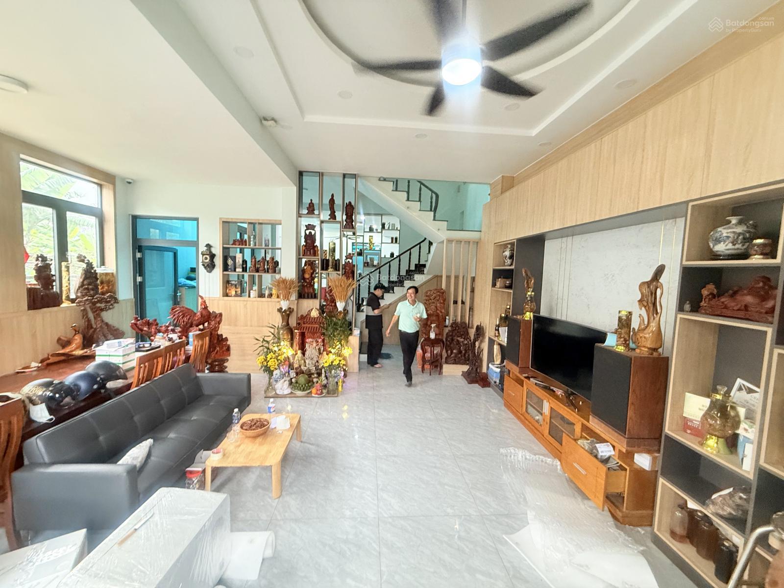 Nhà phố Đường Phạm Trọng Cầu, KDC Gia Hoà, Phước Long B, Quận 9. DT: 133m2/ Giá bán 18.3 tỷ