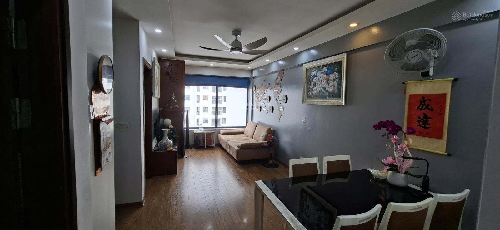 Bán căn hộ chung cư Green Stars, 6,68 tỷ, 68,8 m2, 2PN, 2WC, Vew đẹp, có Slot oto, pháp lý đầy đủ