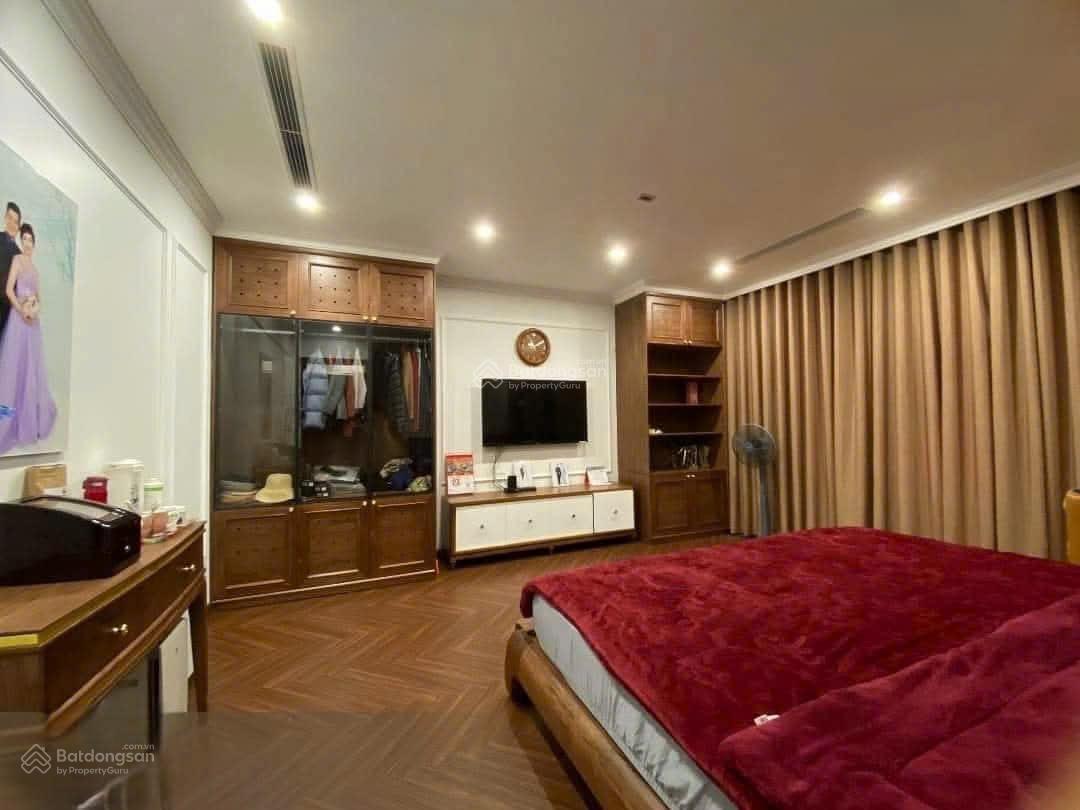 Bán biệt thự Ciputra - Mặt đường đôi đối diện Noble - 180m2 x 5T, 1 hầm - Full nội thất đẹp - 95 tỷ