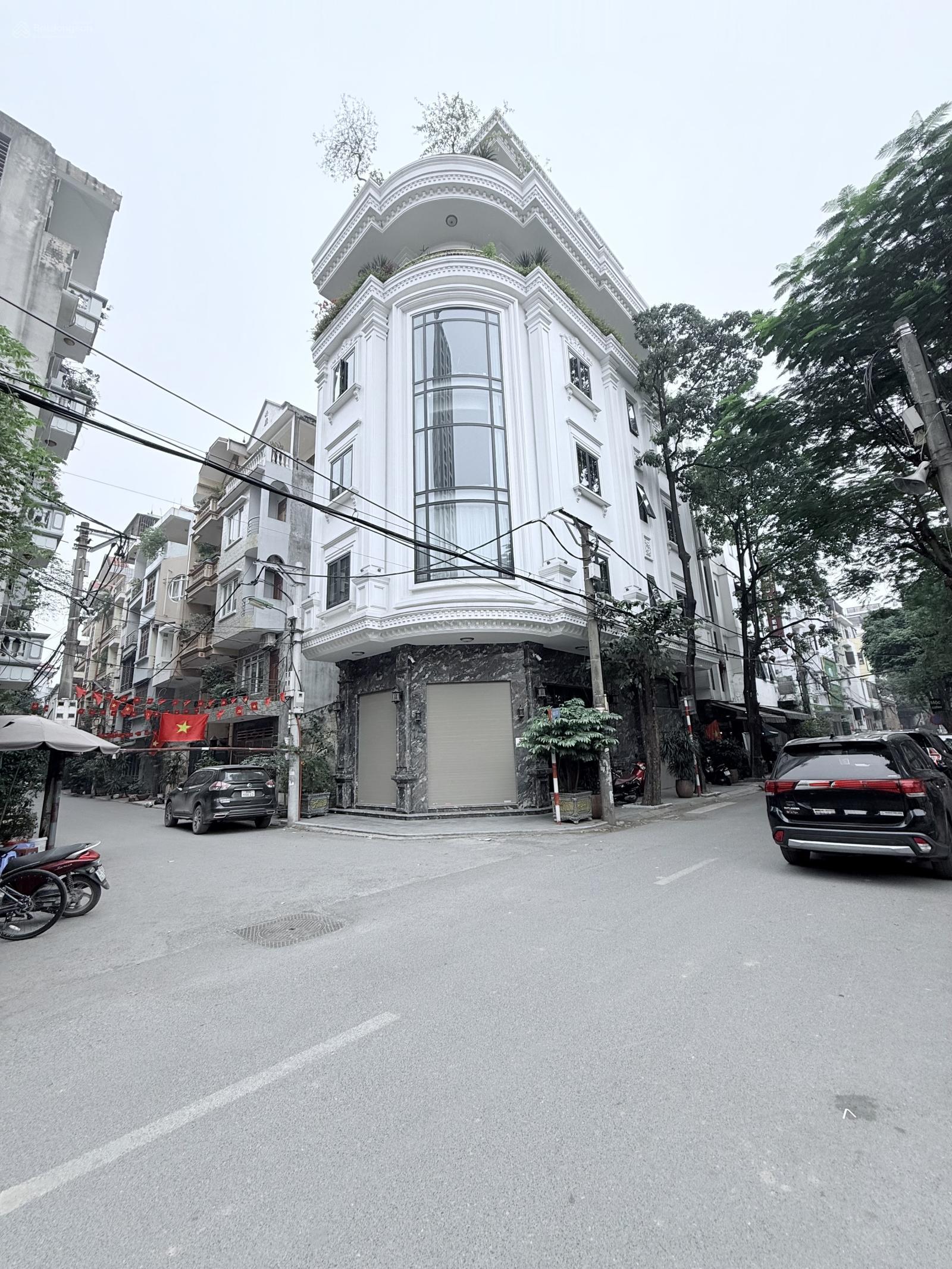 Cho thuê nhà Nghĩa Đô, 80m2, lô góc, đối diện cổng trường, 50Tr