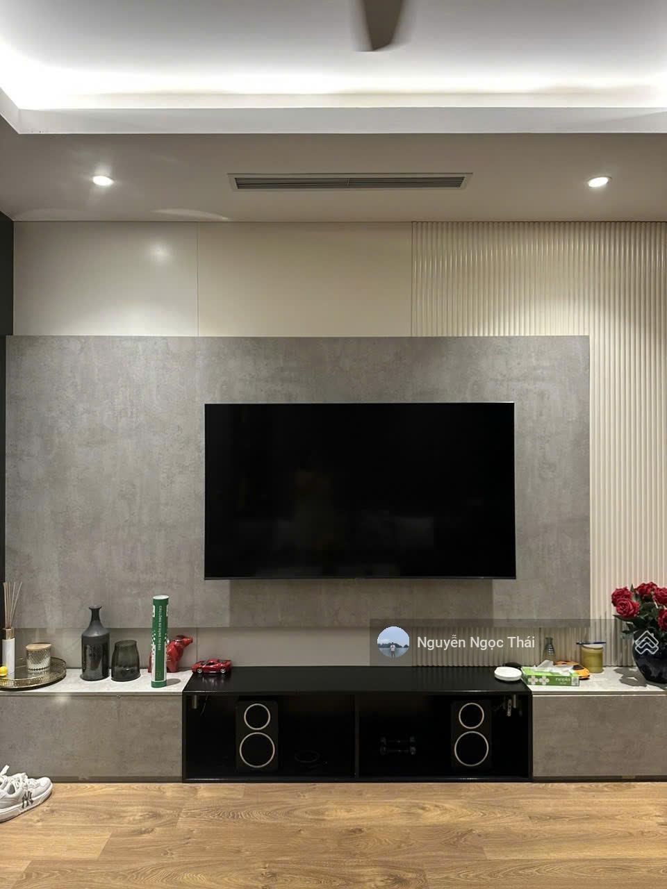 (Giá chuẩn) bán căn 3PN - 2WC 99m2, đủ nội thất, sổ đỏ, có slot ô tô. Giá 11,5 tỷ Handi Resco