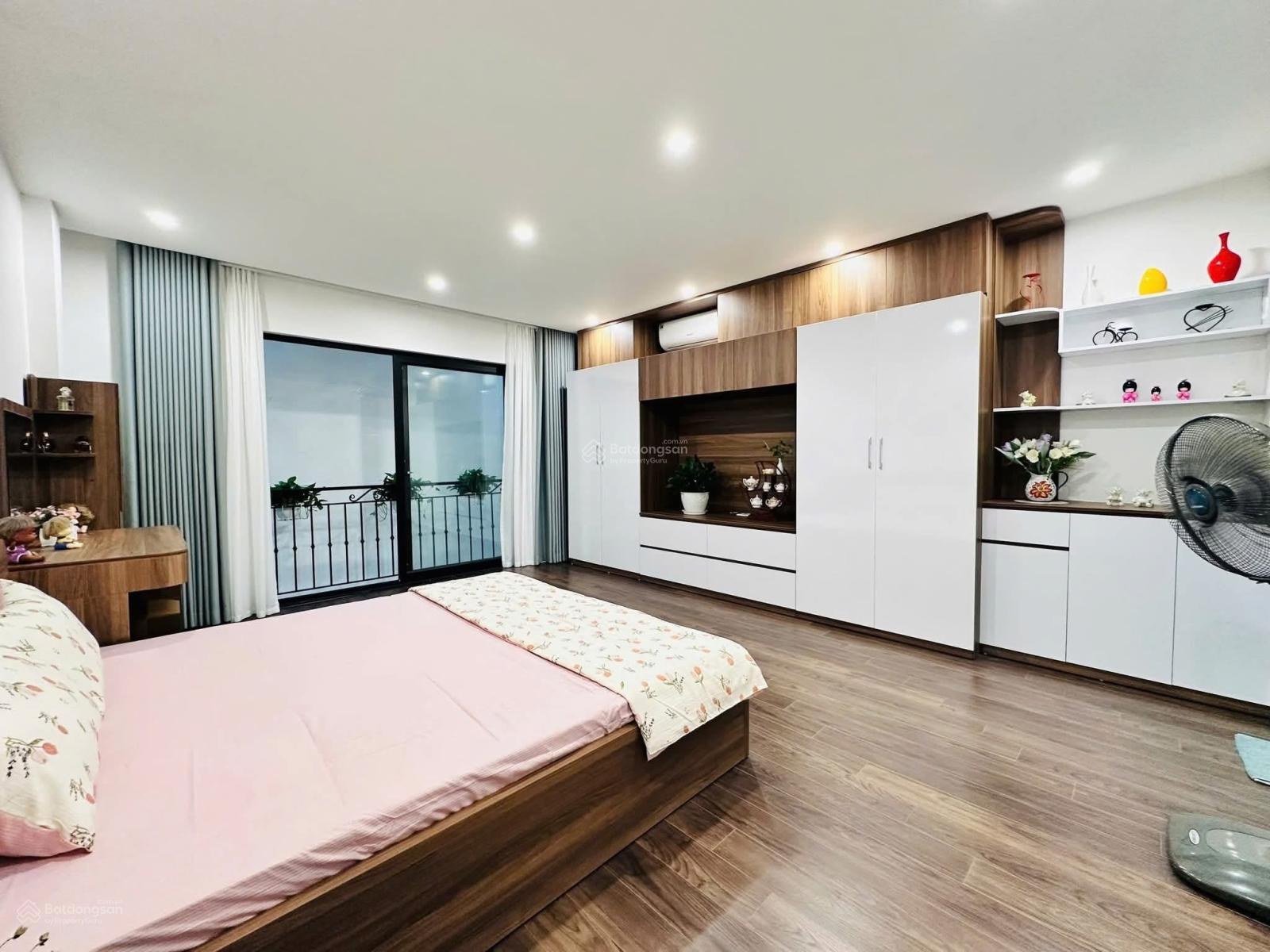 Bán nhà Xuân Thuỷ, Trần Thái Tông lô góc 3 thoáng, ô tô, ngõ nông, full NT,46m2*5T, gần trường ĐHSP