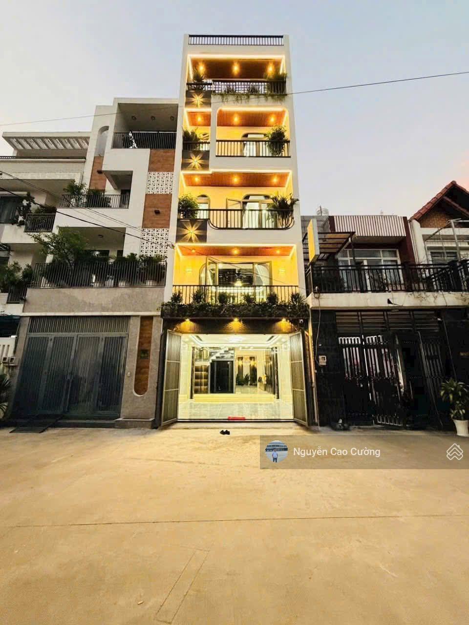 Nhà đẹp đón Tết, ngang 5x17m siêu to, đường rộng 12m, thang máy 450kg đường Tô Ngọc Vân, Q12 Nhà đẹp đón Tết, ngang 5x17m siêu to, đường rộng 12m, thang máy 450kg đường Tô Ngọc Vân, Q12