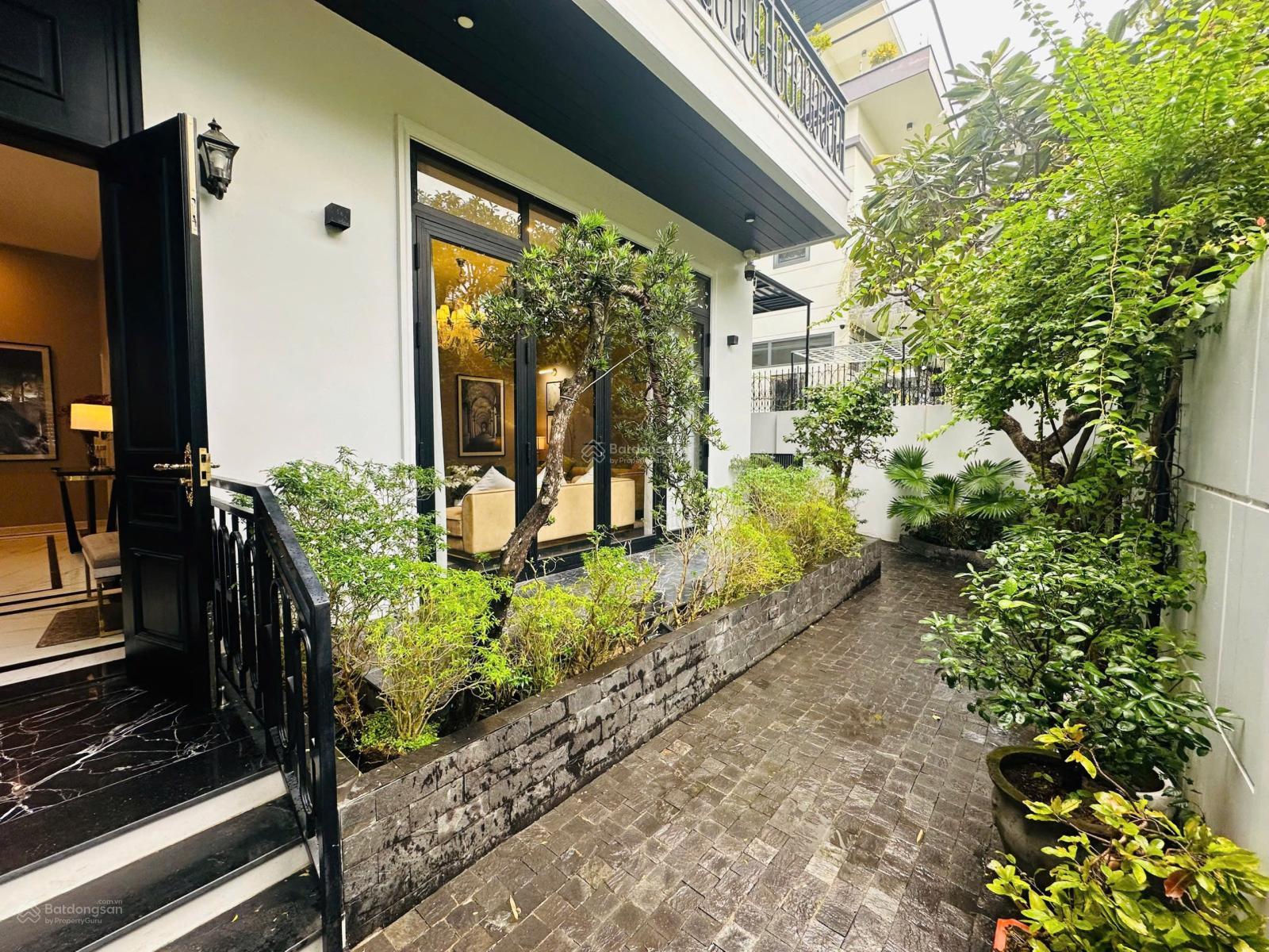 Bán biệt thự thiết kế hiện đại, đối diện công viên, KĐT Hà Quang 2, full nội thất cao cấp 300m2 Bán biệt thự thiết kế hiện đại, đối diện công viên, KĐT Hà Quang 2, full nội thất cao cấp 300m2