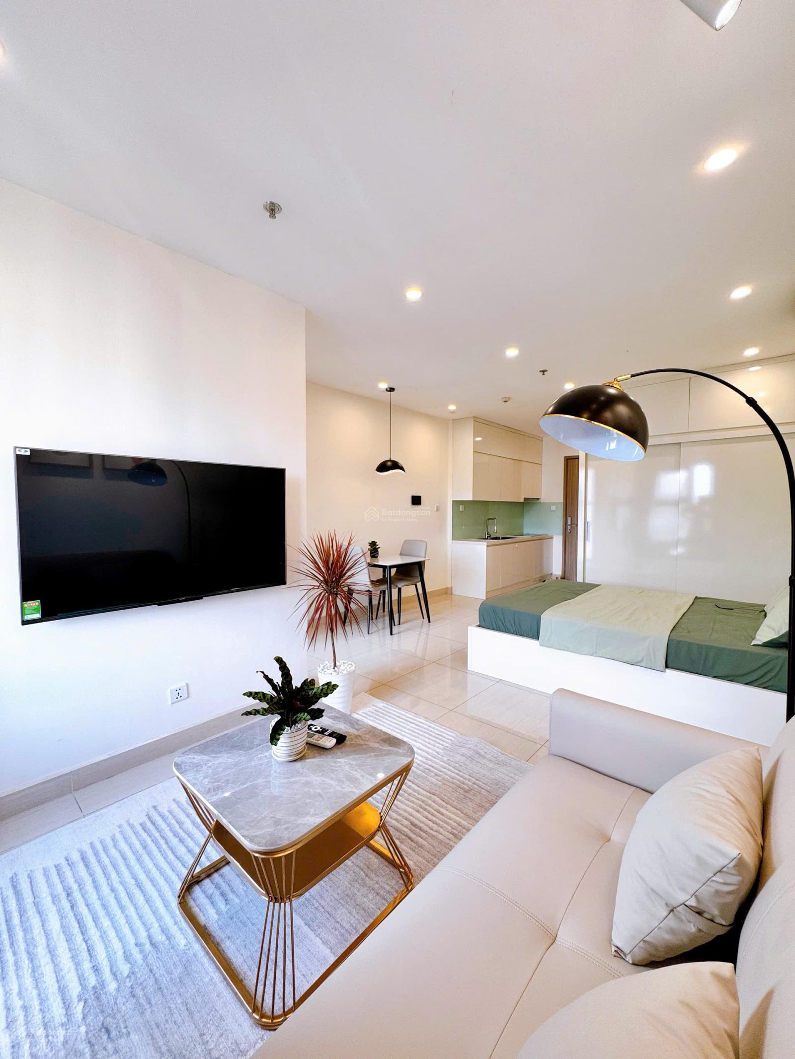 Hot: Studio tòa S302, 30.3m2, 2tỷ535 full đồ xịn, gần hồ, Đông Nam, Vinhomes Smart City
