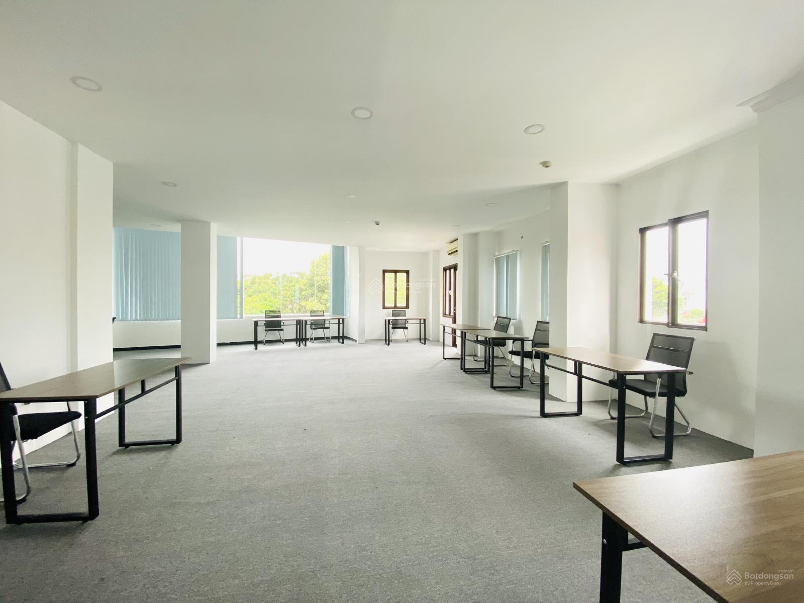 Cho thuê văn phòng sàn 90m2 view kính, cửa sổ thông thoáng khu sân bay Tân Sơn Nhất - Tân Bình