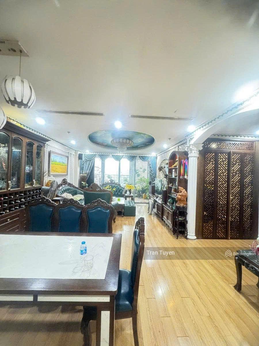 Bán căn hộ Vinhomes Nguyễn Chí Thanh - 158m, 4PN, 3WC full nội thất (tin thật, giá thật, không ảo)