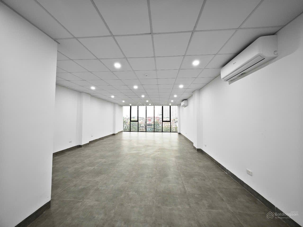 Sang nhượng văn phòng 120m2 chia sẵn phòng giá chỉ 16tr tại phố Vũ Tông Phan - Thanh Xuân