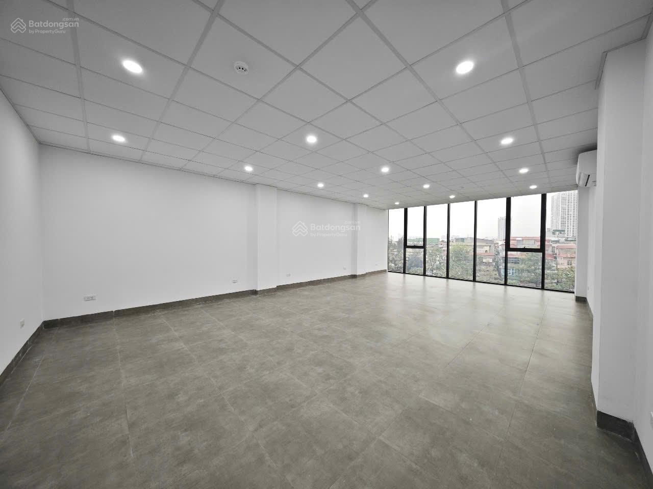 Sang nhượng văn phòng 120m2 chia sẵn phòng giá chỉ 16tr tại phố Vũ Tông Phan - Thanh Xuân