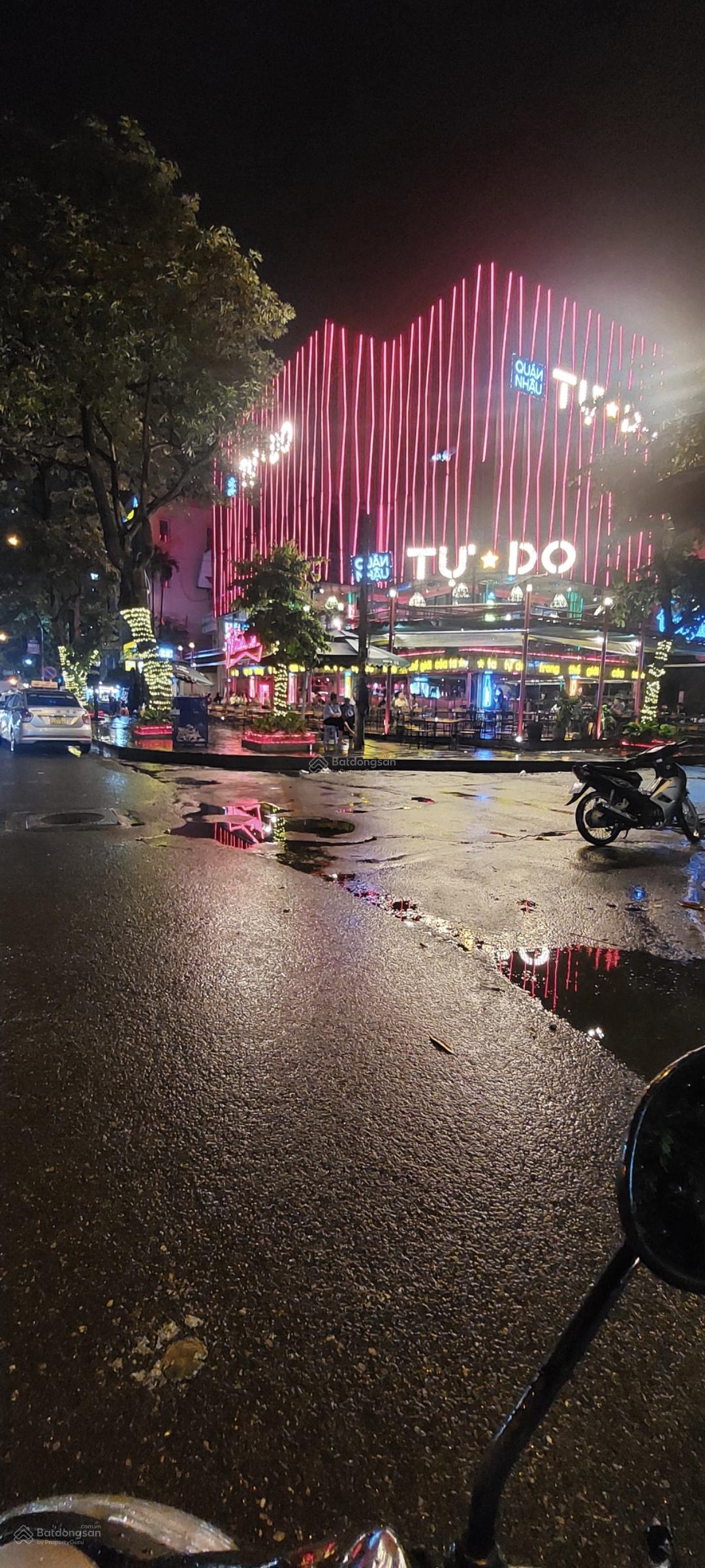 Bán nhà biệt thự Pháp Vân; DT 255m2 giá bán 60 tỷ đồng. Xin LH: Lộc - 0962 658 ***