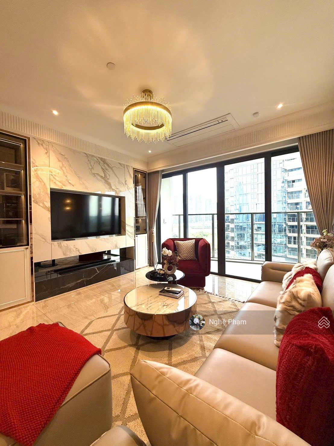 Hàng hiếm cần bán căn hộ 2Pn The Opera. Tầng cao nội thất cao cấp, diện tích rộng, view sông.