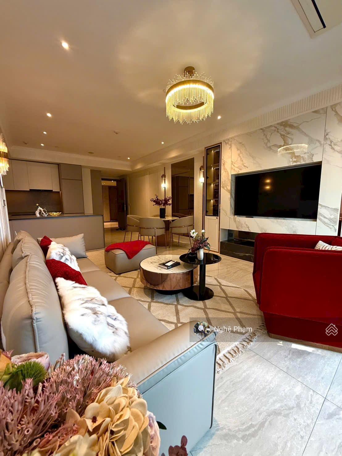 Hàng hiếm cần bán căn hộ 2Pn The Opera. Tầng cao nội thất cao cấp, diện tích rộng, view sông.