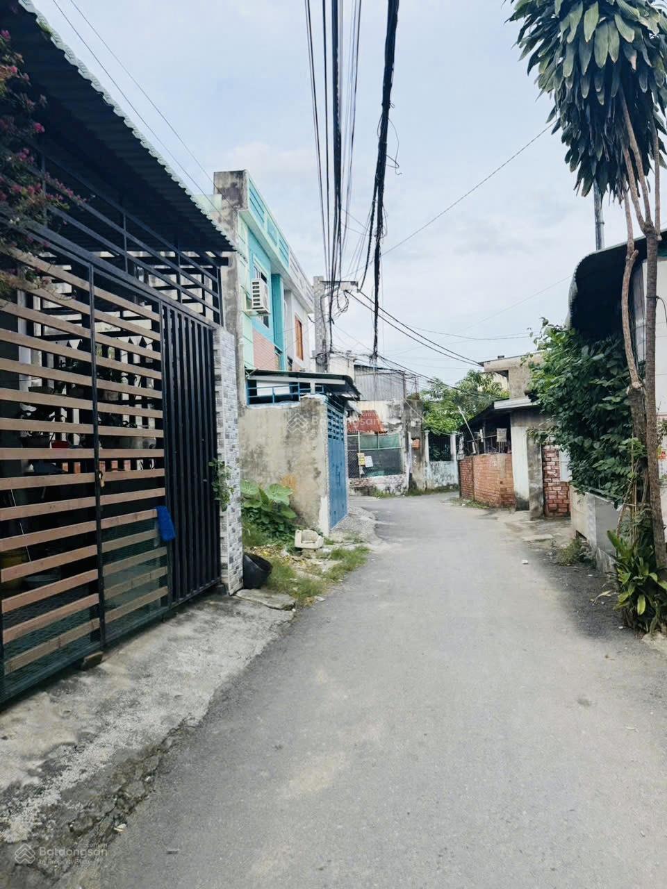 Bán nhà hoàn công 1 trệt 1 lầu phường Biên Hoà (Hoá An củ). DT: 4,25x14=60m2. Giá: 2tỷ650