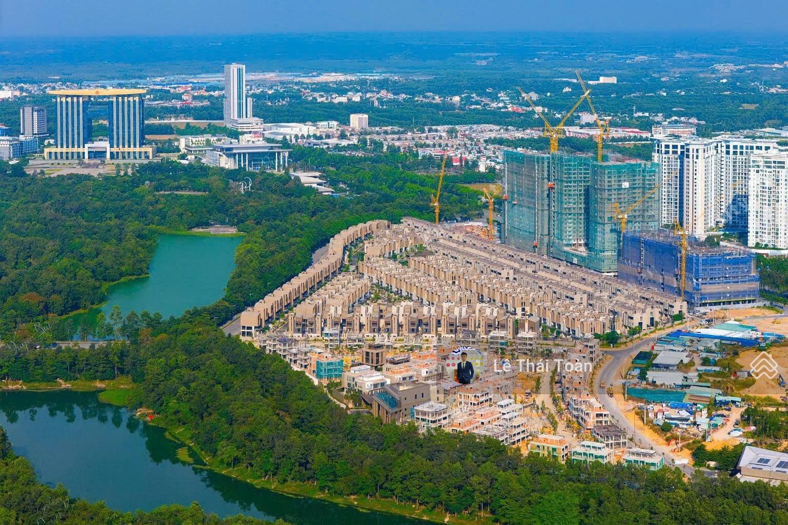 Bán căn 2PN lớn nhất toà 101m2 ban công rộng 12m giá 4.3 tỷ (bao thuế phí sang tên) Orchard Hill Bán căn 2PN lớn nhất toà 101m2 ban công rộng 12m giá 4.3 tỷ (bao thuế phí sang tên) Orchard Hill