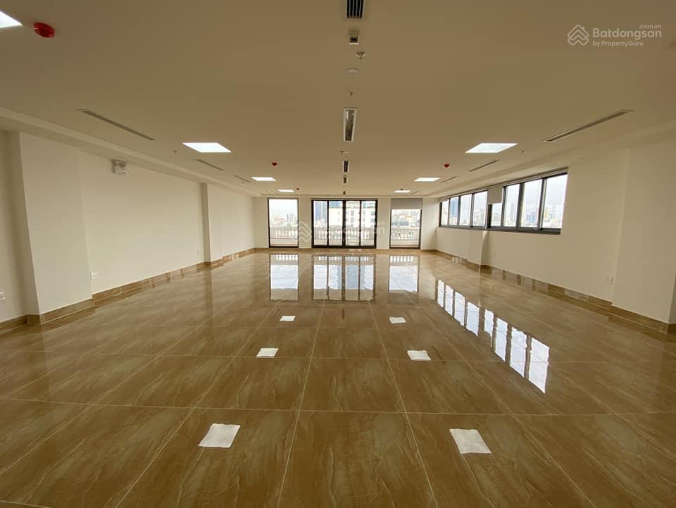 Cho thuê nhà mặt phố Hàng Khoai, Hoàn Kiếm 138m2 tầng 1 cộng lửng 100m2 giá 70 triệu