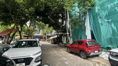 Chính chủ nhờ bán phố Dịch Vọng Hậu. 300m2, 8 tầng. MT 16m. Đường phân lô, view vườn hoa. Cầu Giấy