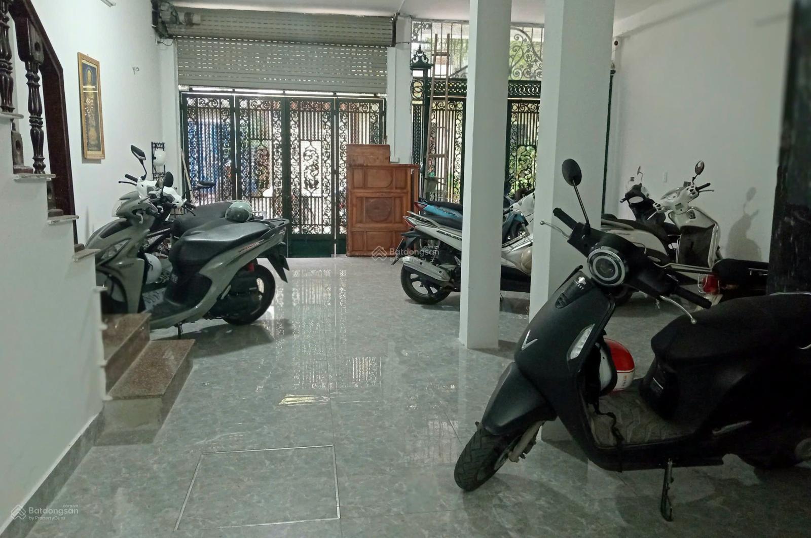 Bán nhà Thợ Nhuộm gần vườn hoa Quán Sứ: 35m x 5T thang máy, ở ngay, 20m ra mặt phố, hiếm.