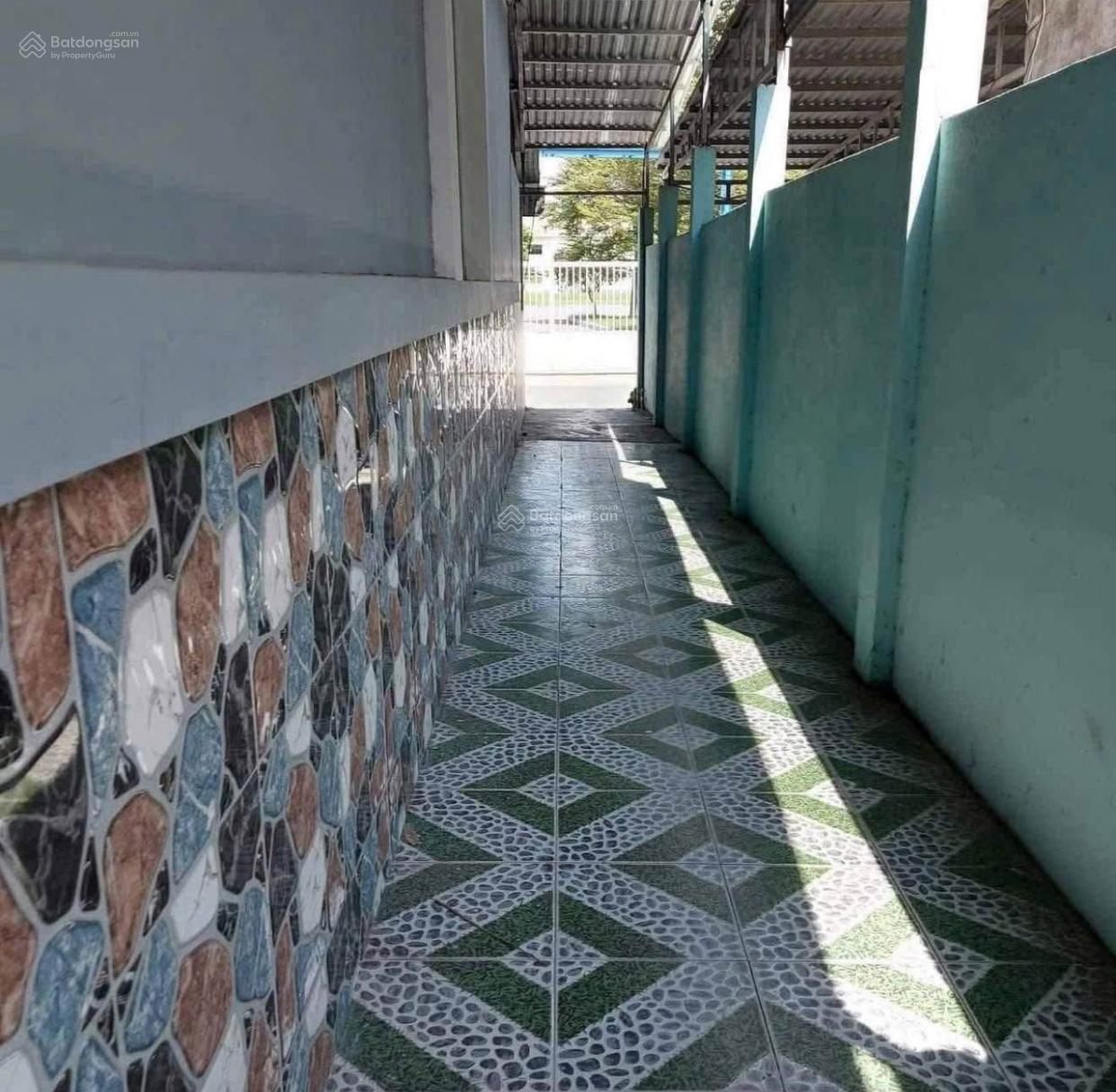 Nhà 1 trệt 1 lầu và 5 phòng trọ đang cho thuê gần chợ, An Phú Tây - TPHCM