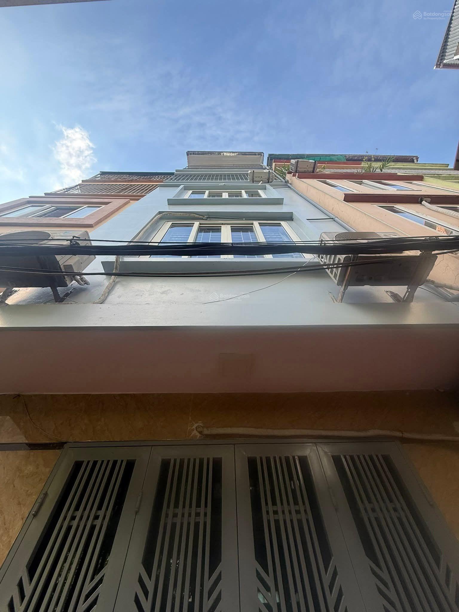 Đẹp nhất tầm giá! Đại Từ 5 tầng 2 thoáng, 50m ra hồ, DT 34m2 giá 7.9 tỷ