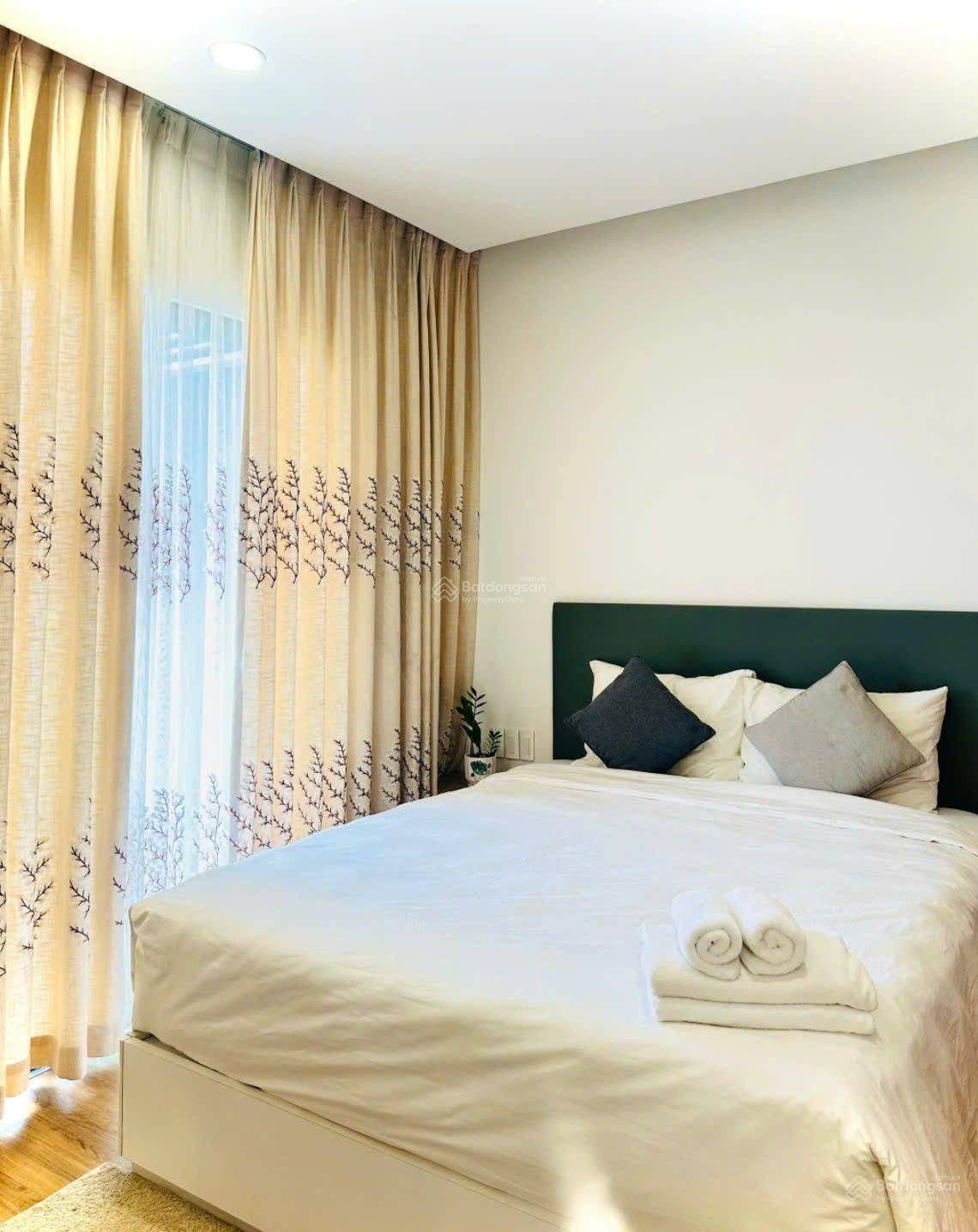 Republic Plaza 52m2, 1pn full nội thất đẹp 2tỷ650tr. LH e 0797 799 *** ạ