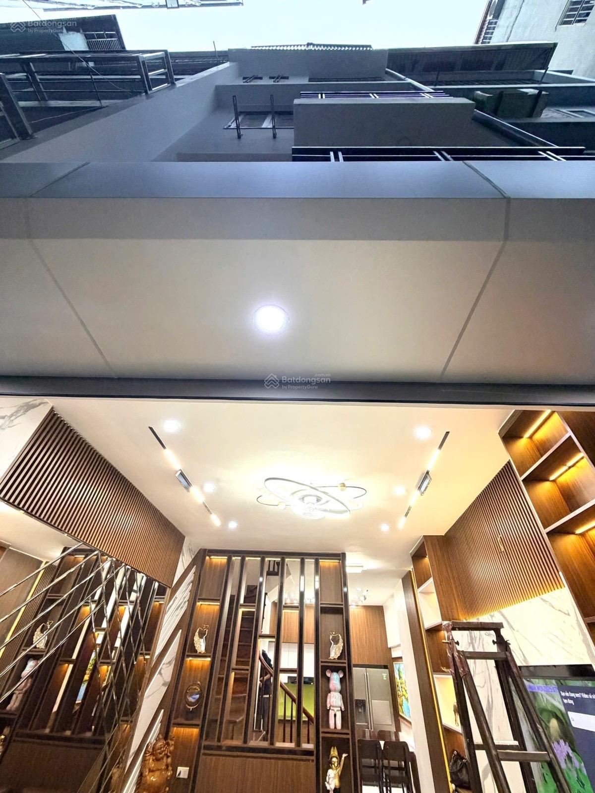 Bán nhà đẹp đón tết - Phố Hồ Tùng Mậu, DT 40m2 x 5 tầng, full nội thất cao cấp giá 10 tỷ nhỉnh