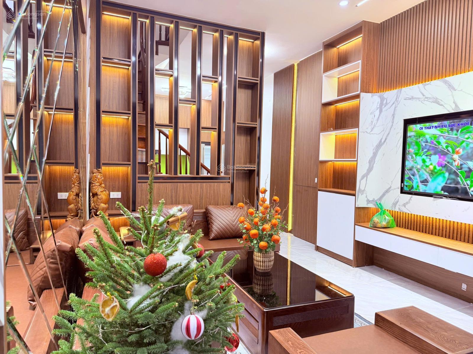 Bán nhà đẹp đón tết - Phố Hồ Tùng Mậu, DT 40m2 x 5 tầng, full nội thất cao cấp giá 10 tỷ nhỉnh