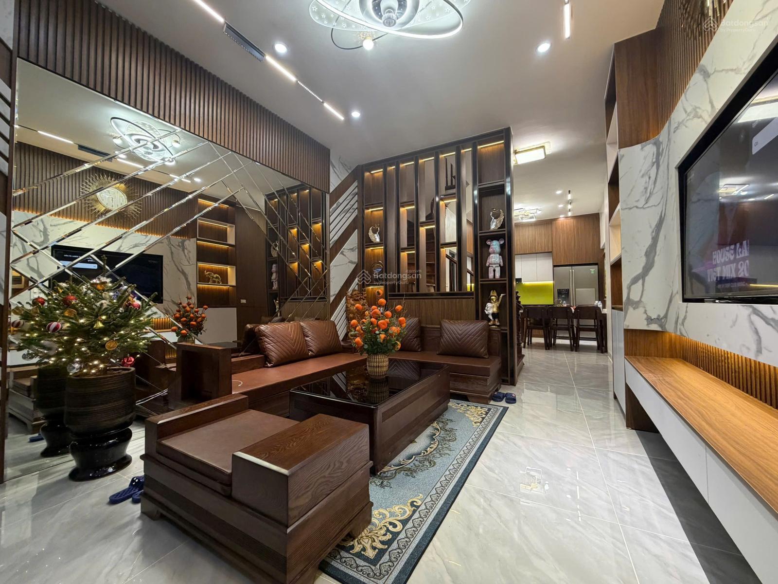 Bán nhà đẹp đón tết - Phố Hồ Tùng Mậu, DT 40m2 x 5 tầng, full nội thất cao cấp giá 10 tỷ nhỉnh