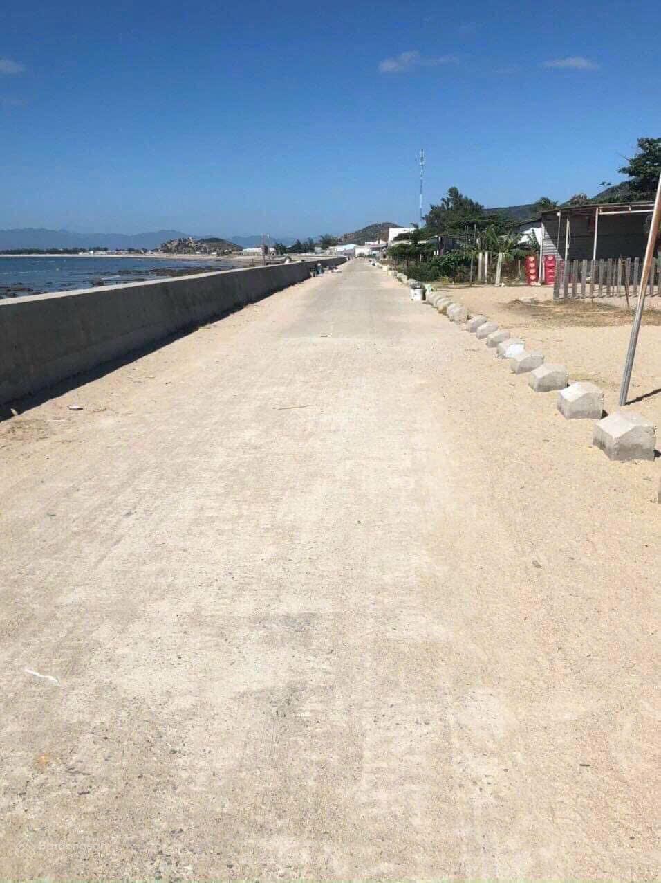 Đất thổ mặt biển, 287m2, nở hậu, chỉ 14tr/m2