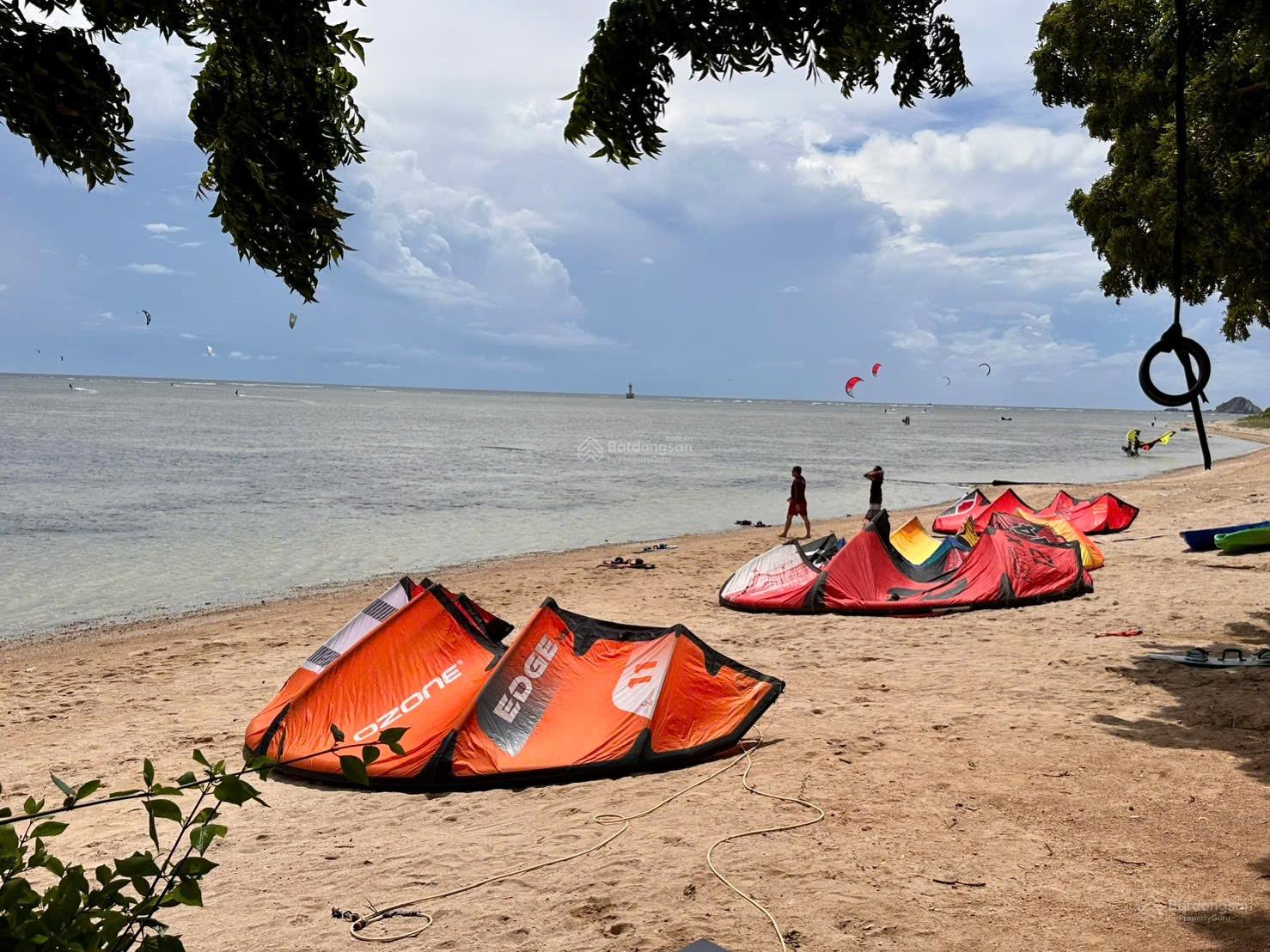 Đất ven biển Mỹ Hoà, 3 mặt tiền, 274m2, gần biển vô cực, 6,1 tỷ Đất ven biển Mỹ Hoà, 3 mặt tiền, 274m2, gần biển vô cực, 6,1 tỷ