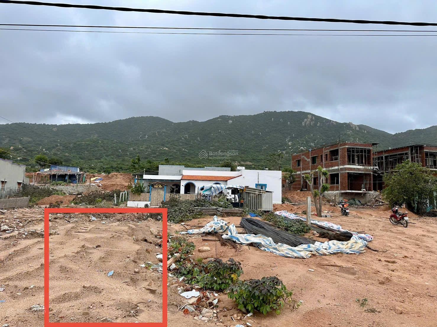 Đất ven biển Mỹ Hoà, 3 mặt tiền, 274m2, gần biển vô cực, 6,1 tỷ Đất ven biển Mỹ Hoà, 3 mặt tiền, 274m2, gần biển vô cực, 6,1 tỷ