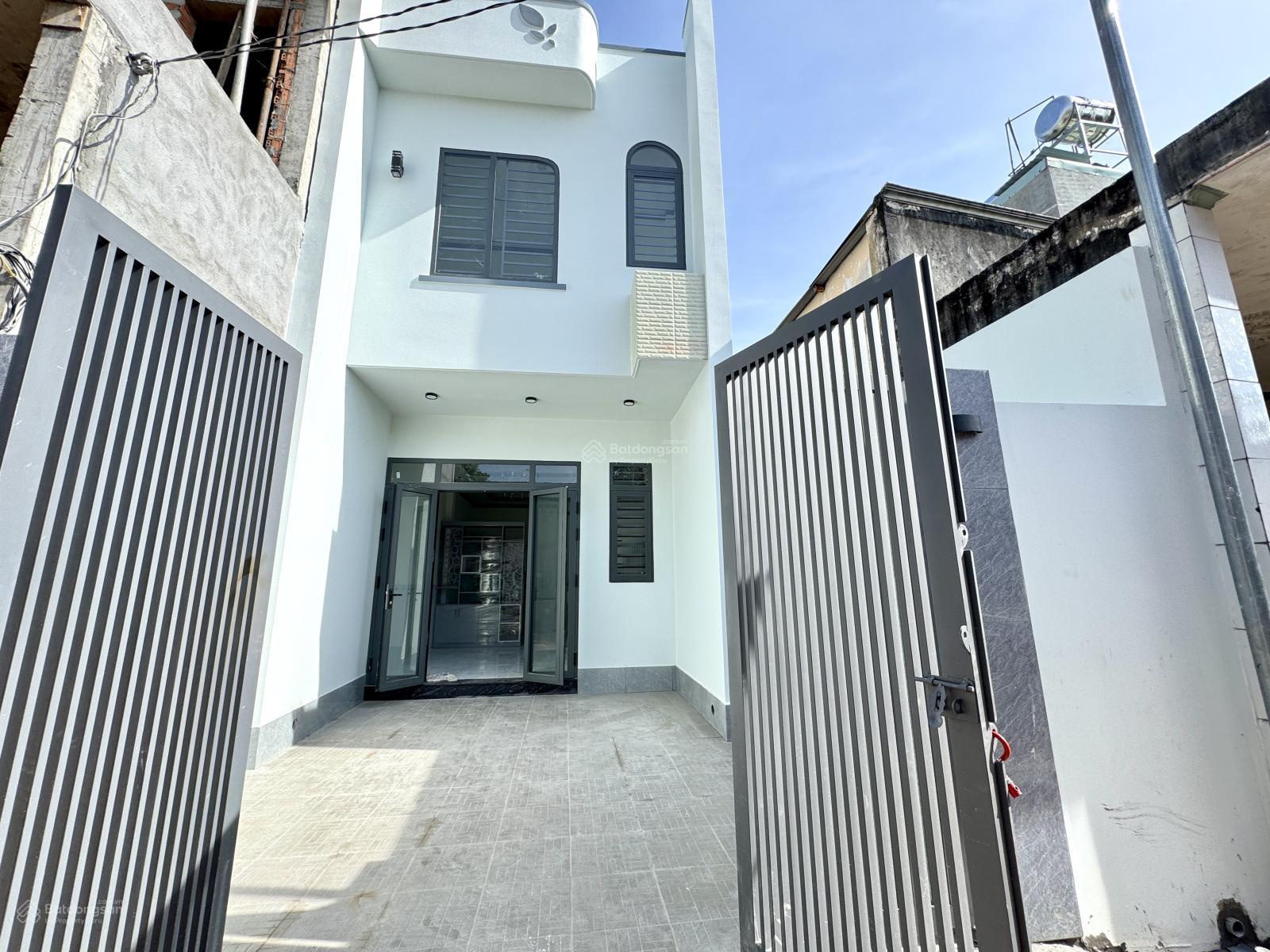 Chủ gởi bán nhà 1 trệt 1 lầu ngay chợ Hoá An, 4,3x14=60m2 đã hoàn công, 3PN, sân ôtô đường 5m, SHR