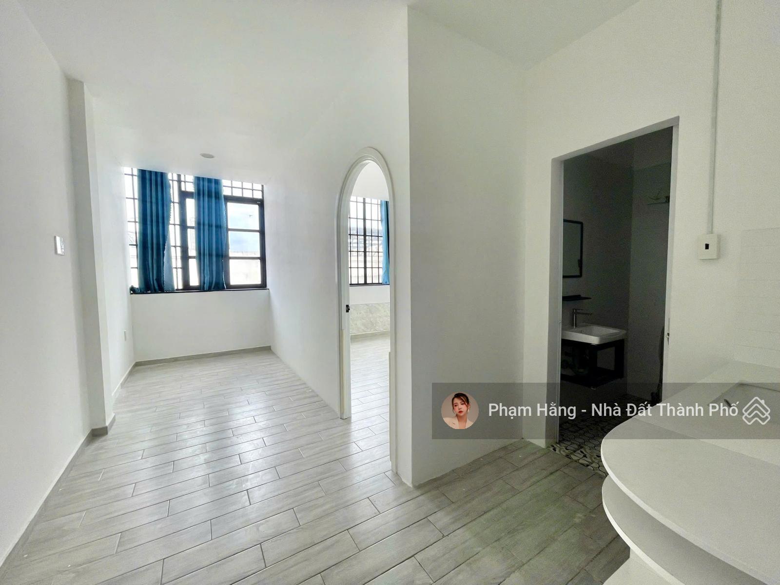 Cho thuê CHDV Cityland có ban công 6tr5