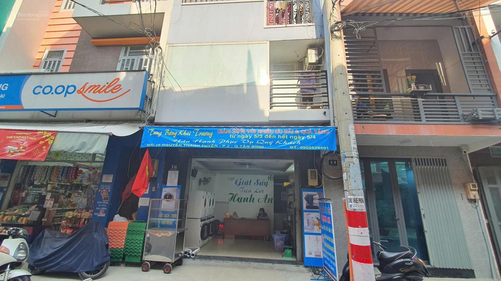 Bán tòa CHDV mới 6 tầng 16 phòng, 2MT, gần sân bay Tân Sơn Nhất giá 17.9 tỷ