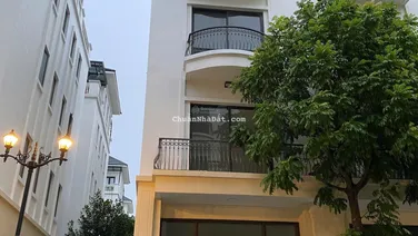 Bán gấp căn song lập mini San Hô hiếm có, vị trí sát hồ tạo sóng giá rẻ bất ngờ!