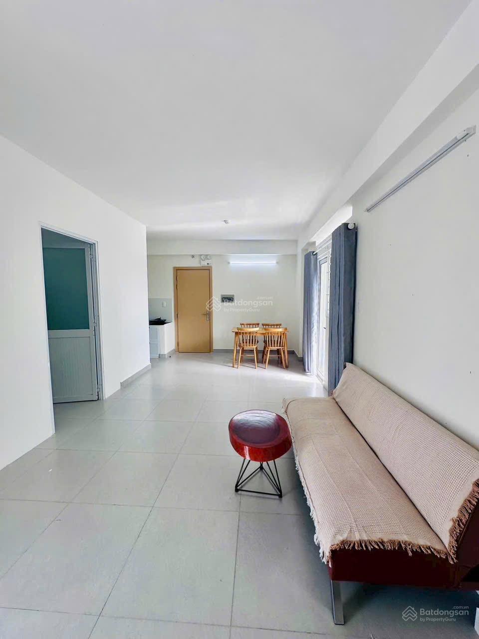 CHO THUÊ CĂN GÓC NAM LONG 45M2, 1 PHÒNG NGỦ, FULL NỘI THẤT, 2 BAN CÔNG, MỚI, THANG MÁY, BÃI XE