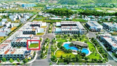 LÔ GÓC TRỰC DIỆN HỒ BƠI THE CAPELLA - GÓI 8 MỸ GIA CHỈ 55TRIỆU/M2