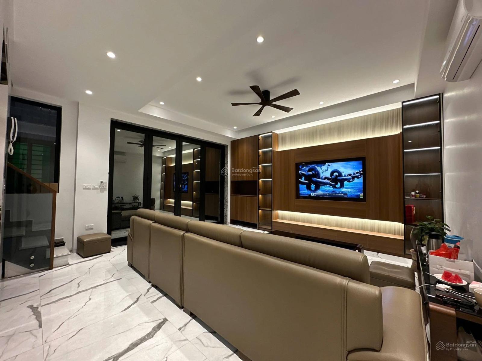 Bán Nhà Đẹp Xuân La , THANG MÁY, ÔTÔ đỗ cổng gần phố Võ Chí Công, DT 46m2x 7T , vị trí đẹp