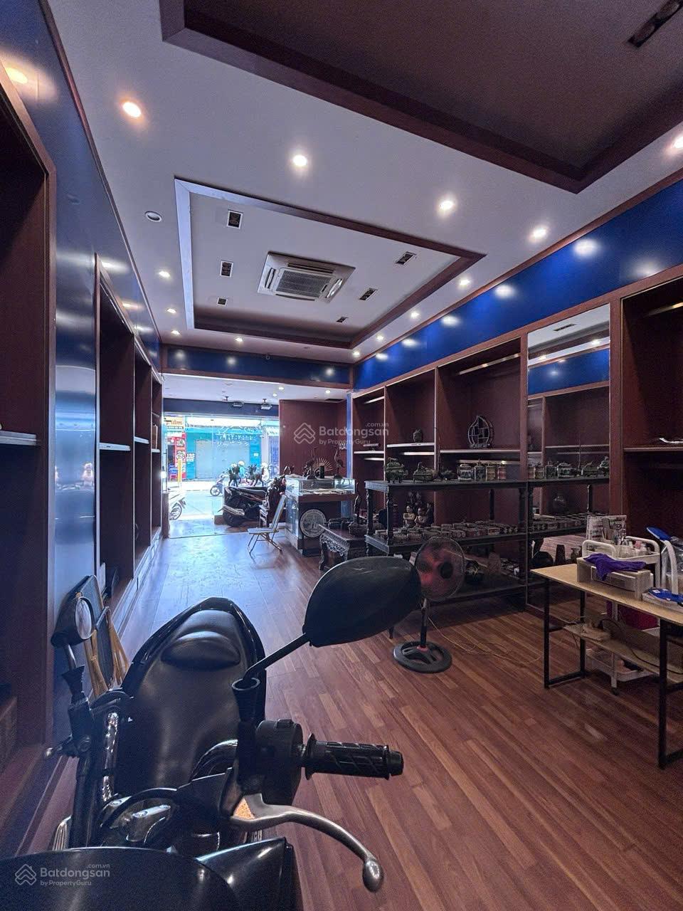 NHÀ BÁN MẶT TIỀN THỐNG NHẤT. DT 133,2m2. Chỉ 18tỷ5