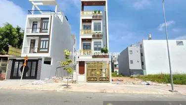 Bán nhà 1 trệt 3 lầu trục chính KDC Phú Hồng Thịnh 10, full nội thất P. Bình An, TP. Dĩ An