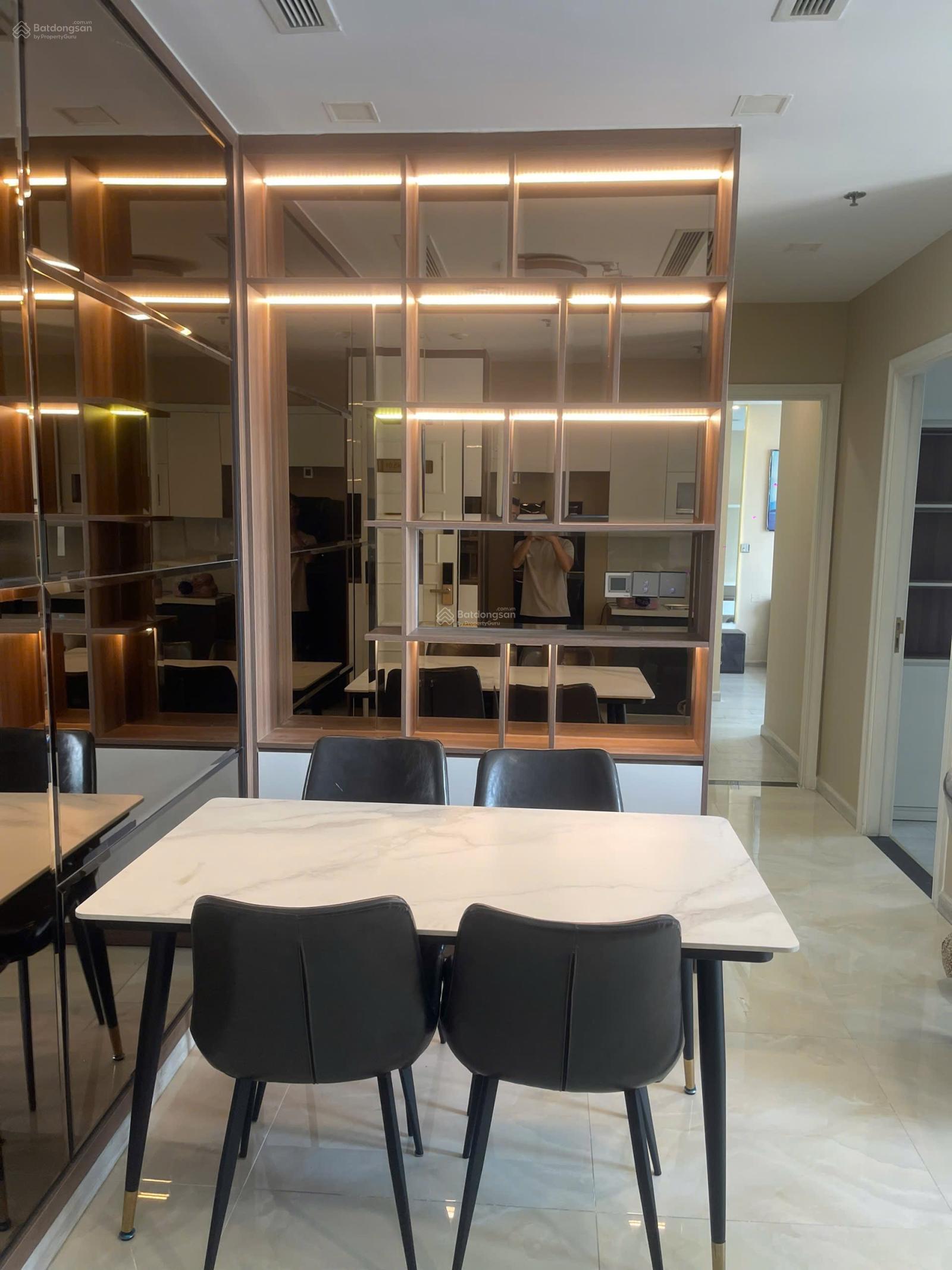 Cho thuê CC Vinhomes Golden River Ba Son, 25 triệu/tháng, 70m2, 2PN, 2WC, view đẹp