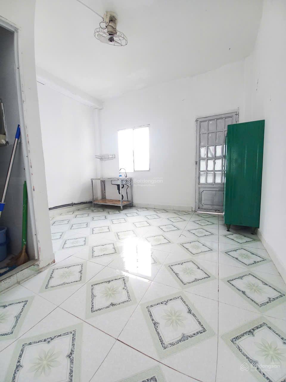 Cho thuê phòng có máy lạnh, hẻm 793 Trần Xuân Soạn, giá 3,5tr/th