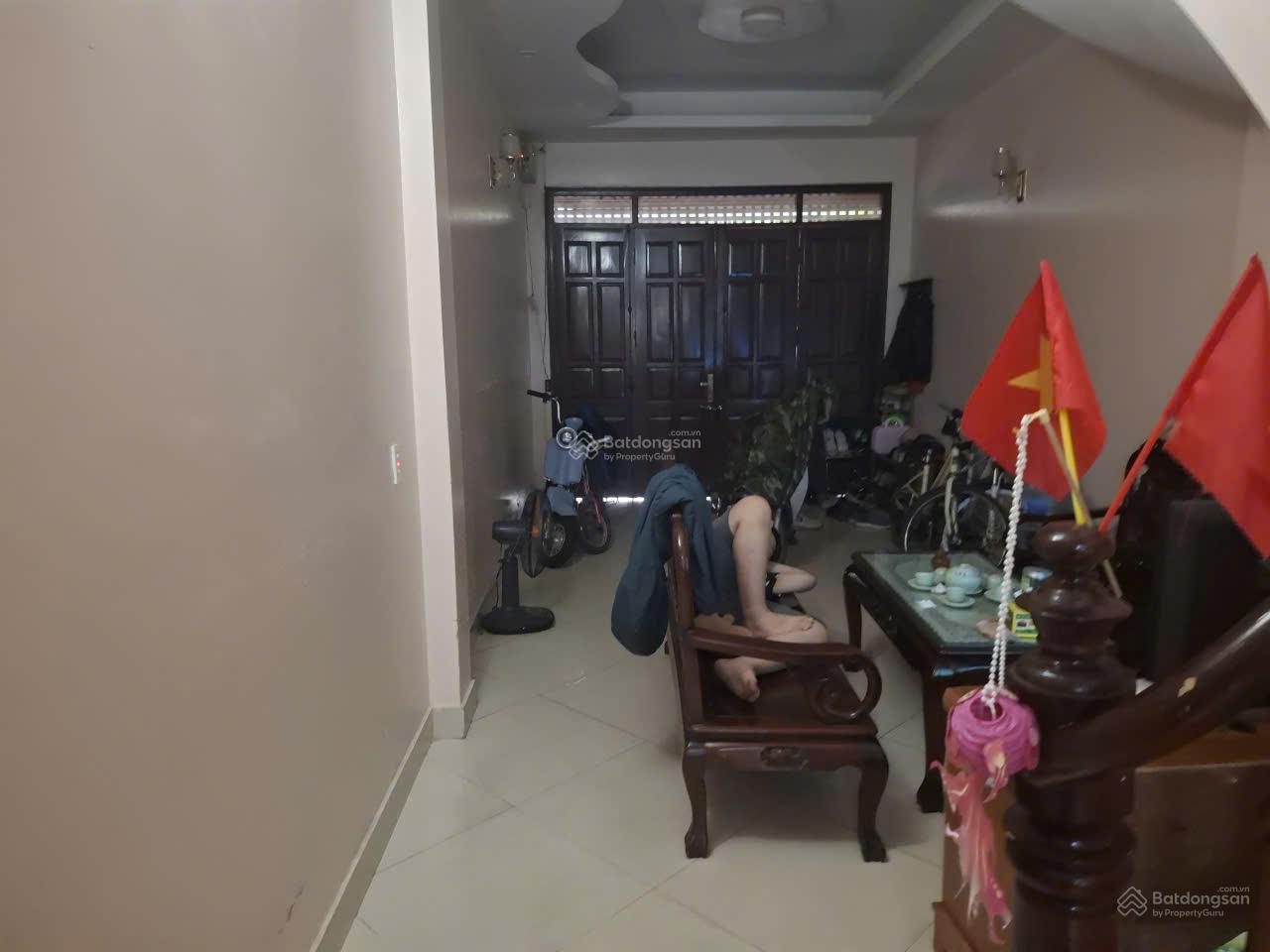 BÁN NHÀ LÔ GÓC, 3 TẦNG 35m2 Ở NGAY GẦN TRƯỜNG-CẠNH CHỢ -TRUNG TÂM PHÚC LỢI,LONG BIÊN-6.7 TỶ