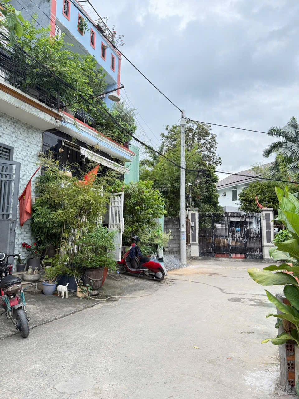 Nhà 2 lầu đường 16 Linh Trung gần Bv Việt Thắng, khu chế xuất Linh Trung hẻm xe tải sổ hồng riêng