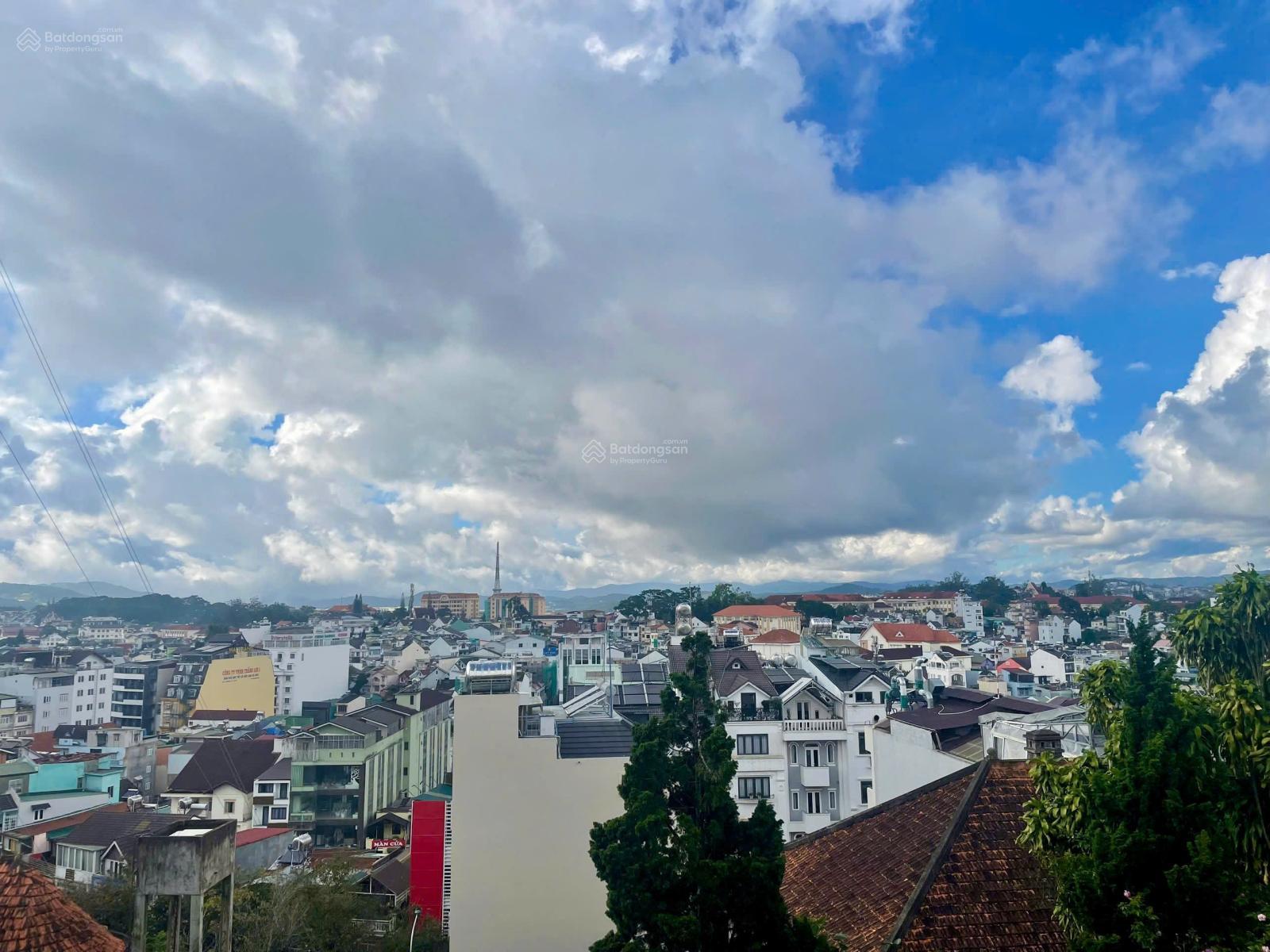 NHÀ MẶT TIỀN ĐƯỜNG NHỰA 3 TẤM NGAY TRUNG TÂM ĐÀ LẠT GIÁ CHỈ 9 TỶ